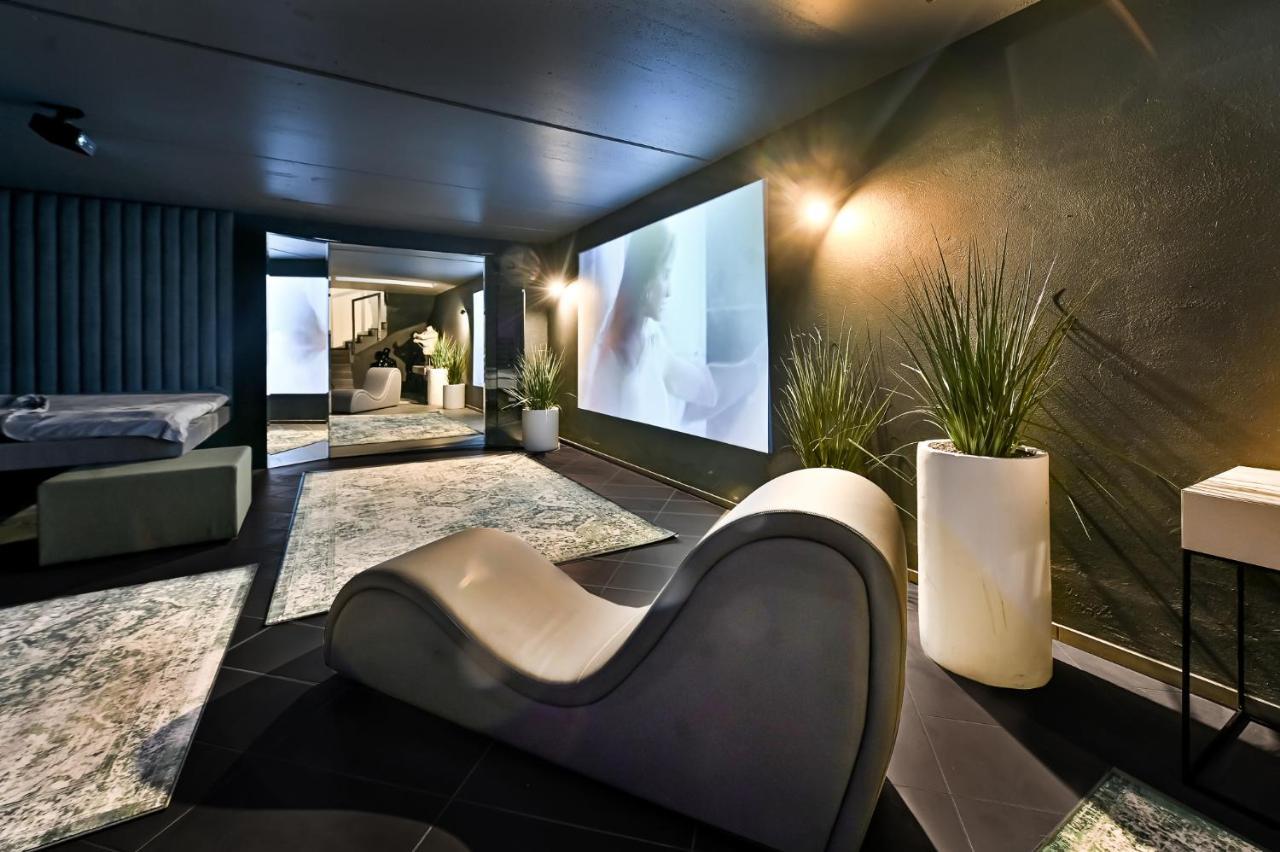 Jacuzzi Cinema Loft Apartamento Kaunas Exterior foto